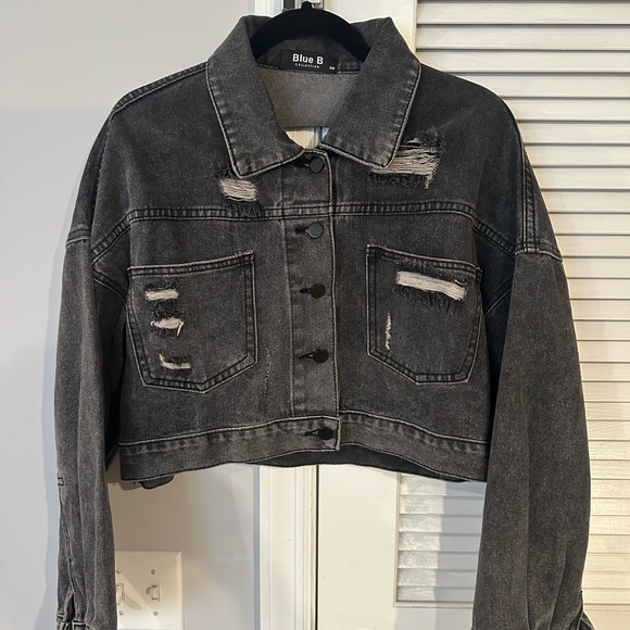 blue b Jackets & Blazers - Blue B Dark Distressed Cropped Denim Jacket with Rhinestone Fringe
Size S/M
